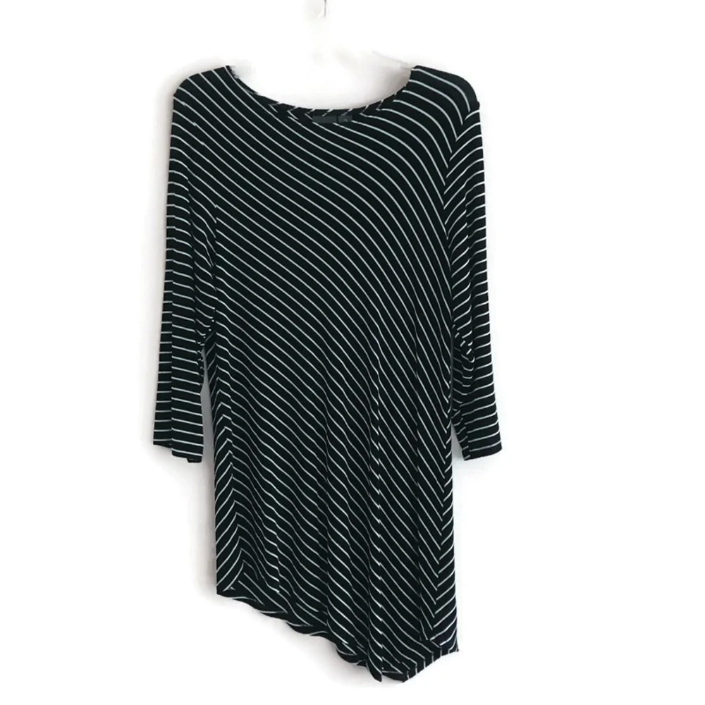 CHICO'S Travelers B&W Striped Asymmetric Tunic - Picture 11 of 11